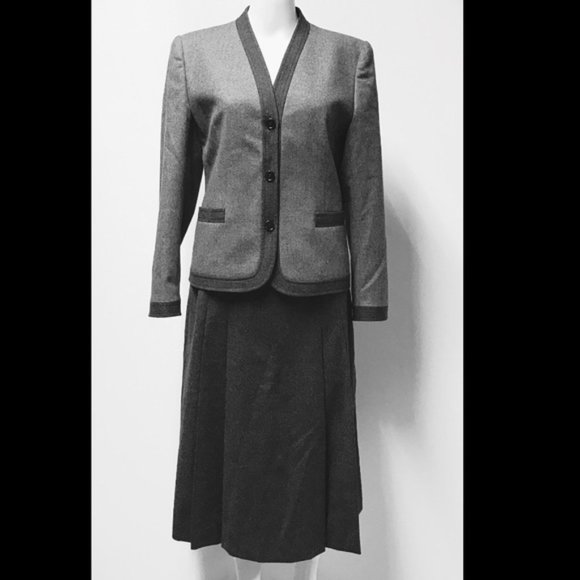NWOT GIVENCHY Wool Two-Piece Skirt Suit - Picture 6 of 9